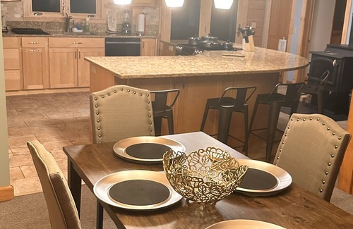 Corning Cabina | Luxurious country retreat for a family, couple or professional group!