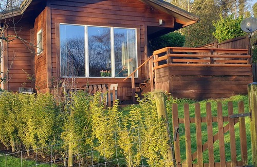 Horton Casa | Luxurious couples Peak District lodge, hot tub, 3 mins to lake