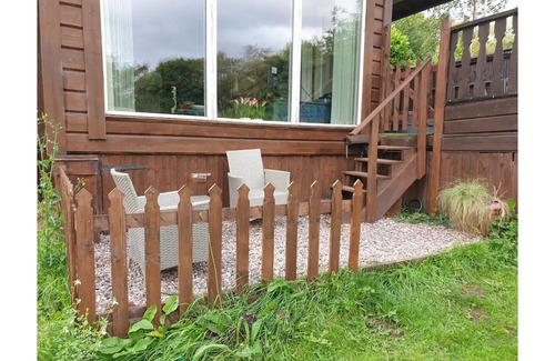 Horton Casa | Luxurious couples Peak District lodge, hot tub, 3 mins to lake