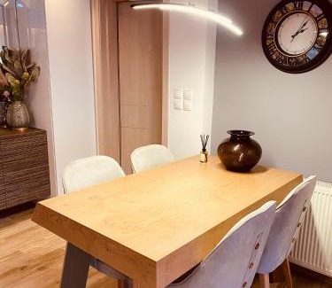 Ioannina Apartamento | Luxurious & cozy down town home 82’