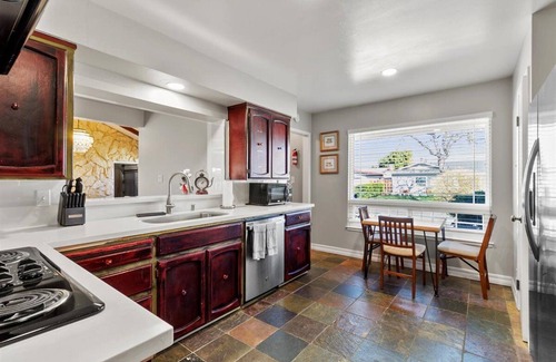 Valley View - Reed Casa | Luxurious & cozy Large 4 BR 2BA Home with Swimming POOL- San Jose Cambrian area