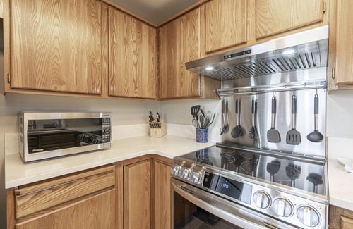 Rockaway Beach Casa | Luxurious & Cozy Oceanfront Home 50 steps to Beach w/ Spectacular Ocean views!