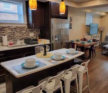 Washington Cama Y Desayuno | Luxurious DC Townhome ideal for Large Families plus Free Parking