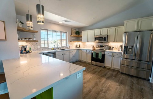 Twentynine Palms Casa | Luxurious Desert Oasis 🏜 JACUZZI AND GAMEROOM