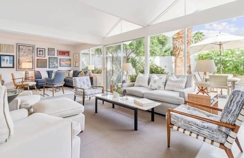 Araby Commons Condominio | Luxurious Desert Condo Feat. In Modernism Week
