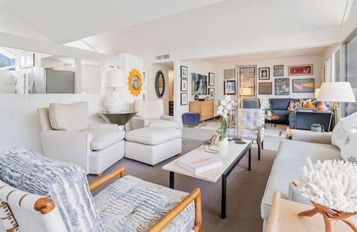 Araby Commons Condominio | Luxurious Desert Condo Feat. In Modernism Week