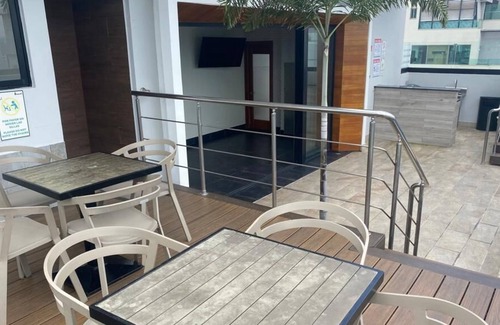 Ensanche Quisqueya Apartamento | Luxurious Downtown Apt, Rooftop Pool, Gym