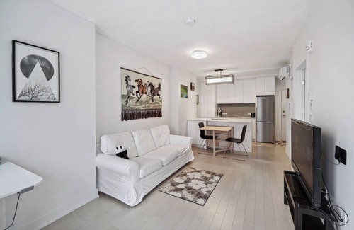Downtown Montreal Apartamento | Luxurious Downtown Condo, 3 minutes to the Metro