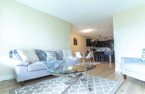 Central Okanagan Condominio | Luxurious Downtown Kelowna Condo! Steps to the Beach