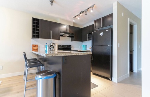 Central Okanagan Condominio | Luxurious Downtown Kelowna Condo! Steps to the Beach
