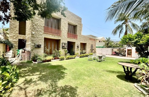 Clifton Casa | Luxurious Dream House and Event Lawn