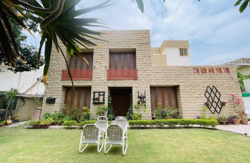 Clifton Casa | Luxurious Dream House and Event Lawn
