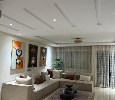Hay Riad Apartamento | Luxurious entire apartment, 169 m2, secure, swimming pool