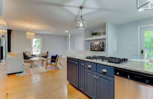 Excelsior Condominio | Luxurious Estate Rental: 10 Bedrooms, Sleeps 23—Perfect for Groups & Events!