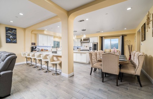 San Bernardino Casa | Luxurious Estate w/ Heated Pool & Spectacular Views