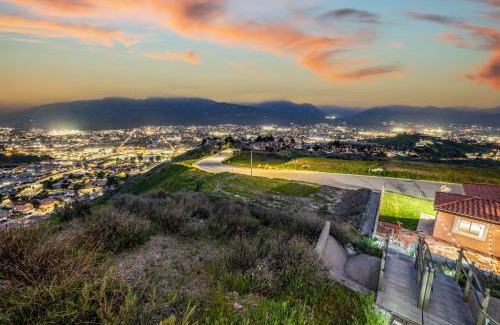 San Bernardino Casa | Luxurious Estate w/Heated Pool and Amazing Views