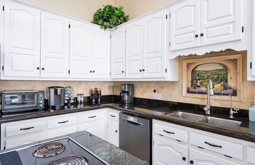 Helotes Casa | Luxurious Estate with Private Heatable Pool, Basketball Court, and City Views