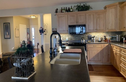 Nellysford Casa | Luxurious Family Friendly Mountain Home! Great Location on Devils Knob
