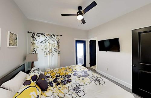 Flour Bluff Casa | Luxurious Family-friendly Oasis with Laguna Views