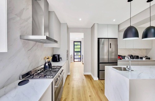 Newlands Casa | Luxurious Family home in Newlands with Pool