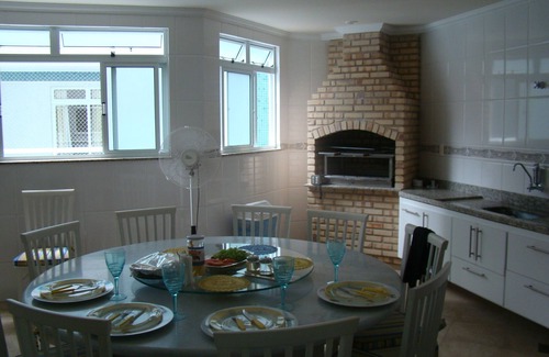 Algodoal Apartamento | Lujosas 4 suites con espacio gourmet y terraza frente al mar.