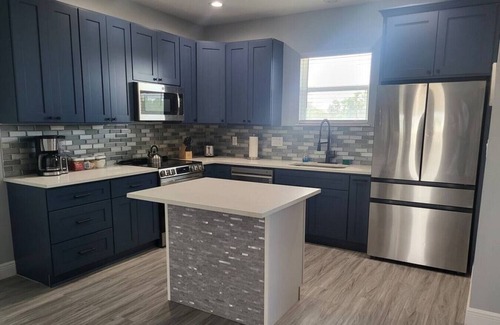 Shoreline Park Casa | Luxurious Five Bedroom With Pool