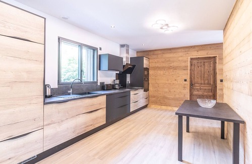 Le Chambon-sur-Lignon Cabaña | Lujosa casa con jacuzzi privado y acceso a piscina, golf y spa en entornos impresionantes