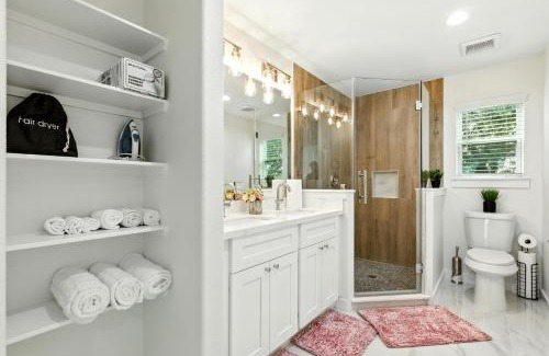 Northeast Houston Apartamento | Luxurious Fully Furnished Newly Built 3 bedroom House Close To Downtown