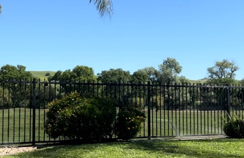 Fairfield Casa | Luxurious Golf Course Retreat