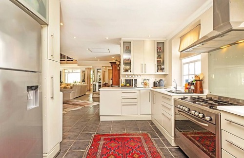 Stellenbosch Casa | Luxurious Golf Estate Living