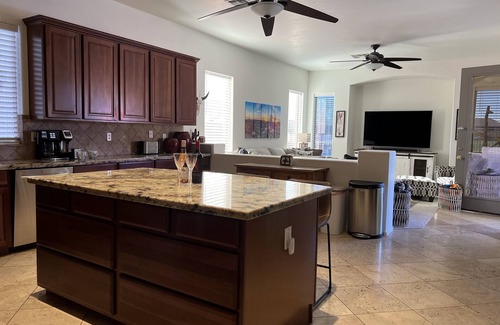 San Tan Valley Casa | Hermoso Desert Home Backing en el hoyo 10 en Johnson Ranch Golf Club