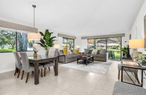 Palm Beach Gardens Apartamento | Luxurious Golf Retreat Villa in PGA National!