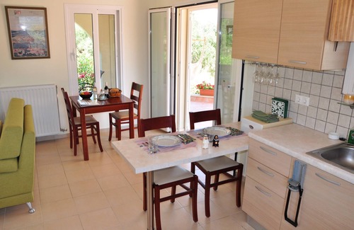 Kissamos Casa | Seacoast Estate, Western Crete's Olive Region. Great for large-group gatherings.
