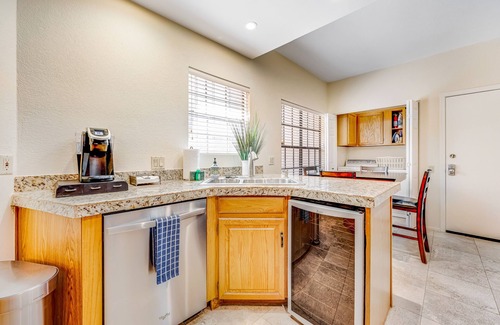 Scottsdale Ranch Condominio | Luxurious ground floor Condo w/ shared pool & hot tub, overlooking the Lagoon