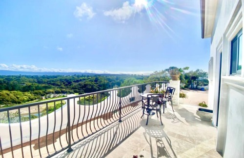 Elkhorn Casa | Luxurious guest house with Great Views of Monterey Bay