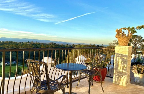 Elkhorn Casa | Luxurious guest house with Great Views of Monterey Bay