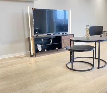 Manchester Apartamento | Luxurious, High-End 2-Bedroom with Balcony
