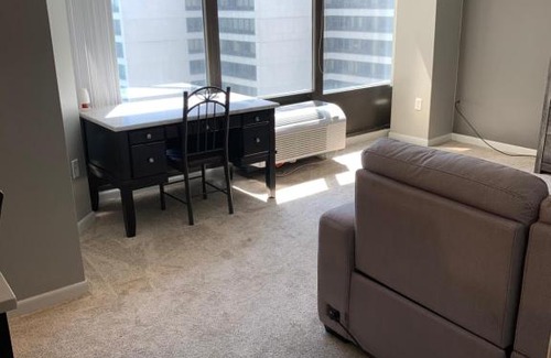 Detroit Apartamento | Luxurious High Rise Downtown Apartment With Tons Of Amenities