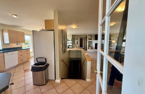 Winchester Bay Casa | Luxurious Hilltop Home with Direct Dune Access
