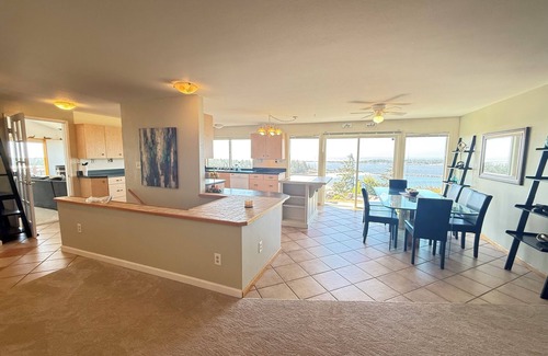 Winchester Bay Casa | Luxurious Hilltop Home with Direct Dune Access