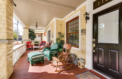 Urban Core Casa | Luxurious Historic Heart of Springfield Home