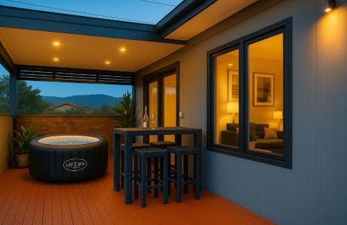 Sorell Apartamento | Luxurious Hobart Holiday Home with Stunning Bay Views - Affordable, Family-Friendly, and Stylish