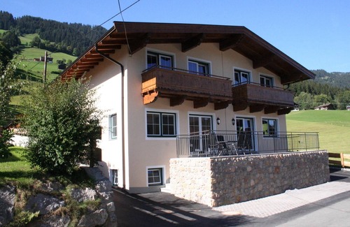 Moosen Casa | Lujosa casa de vacaciones con terraza en Tirol