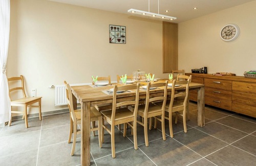 Attenrode Casa | Lujosa Casa Vacacional en Glabbeek con Jardín