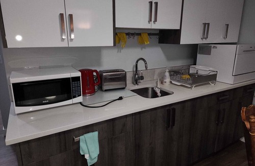 Airdrie Casa | Luxurious home away from home with AC in a quiet & Clean Neighborhood just 4 U
