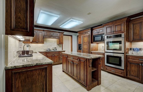 Central Oklahoma City Casa | Luxurious Home - Family Game Room/ Huge Patio