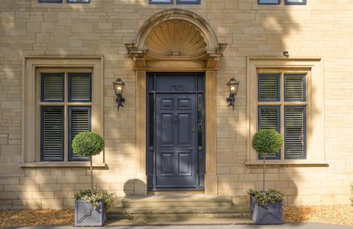 Cheltenham Casa | Luxurious Home in Cheltenham Private Parking