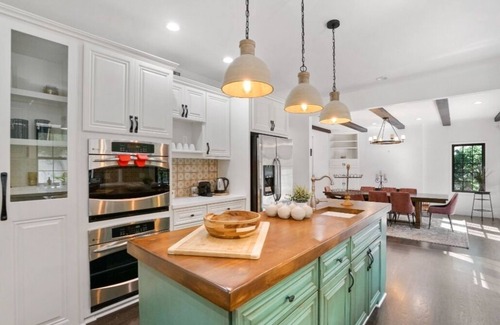 Bel Air Casa | Luxurious Home In The Peaceful Bel-Air Neighborhood
