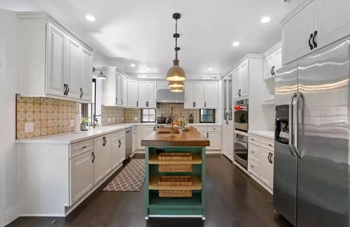 Bel Air Casa | Luxurious Home In The Peaceful Bel-Air Neighborhood