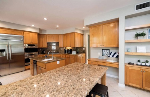 Miramar Ranch North Casa | Oasis Tropical Scripps Ranch